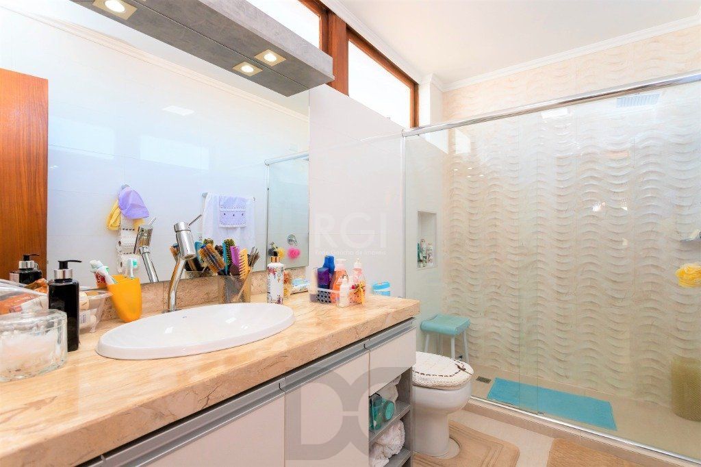 Casa para Venda - 228m², 4 dormitórios, sendo 1 suites, 5 vagas - Teresópolis — foto 41