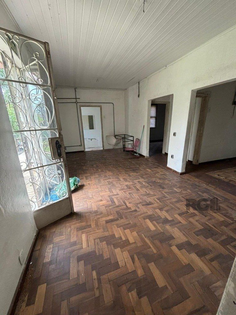 Casa com 3 quartos, 4 vagas e 120m² no bairro Vila Assução — foto 11