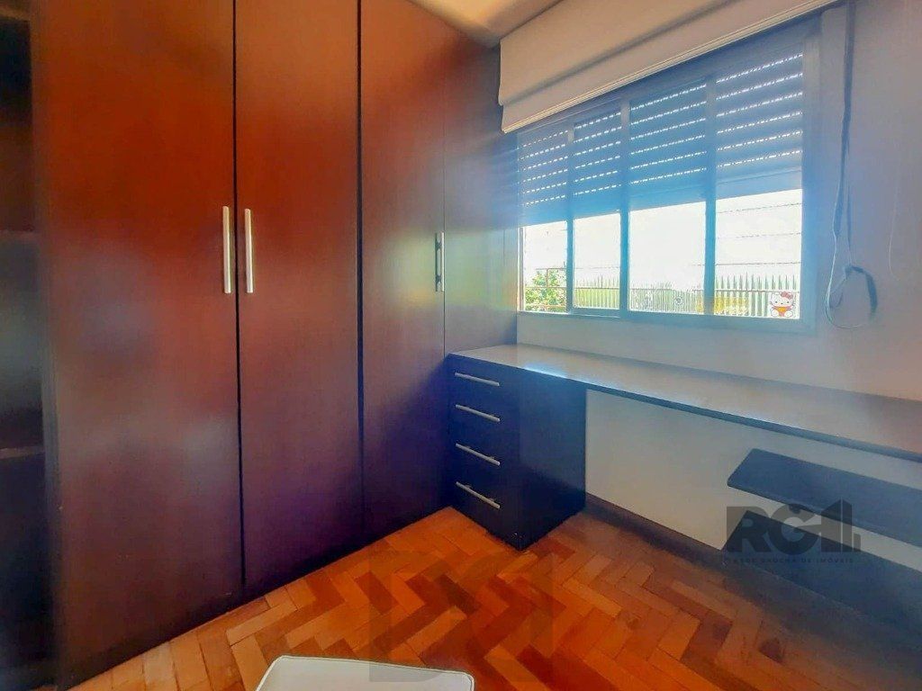 Excelente casa de 240m² com 4 dormitórios e 2 vagas. — foto 19
