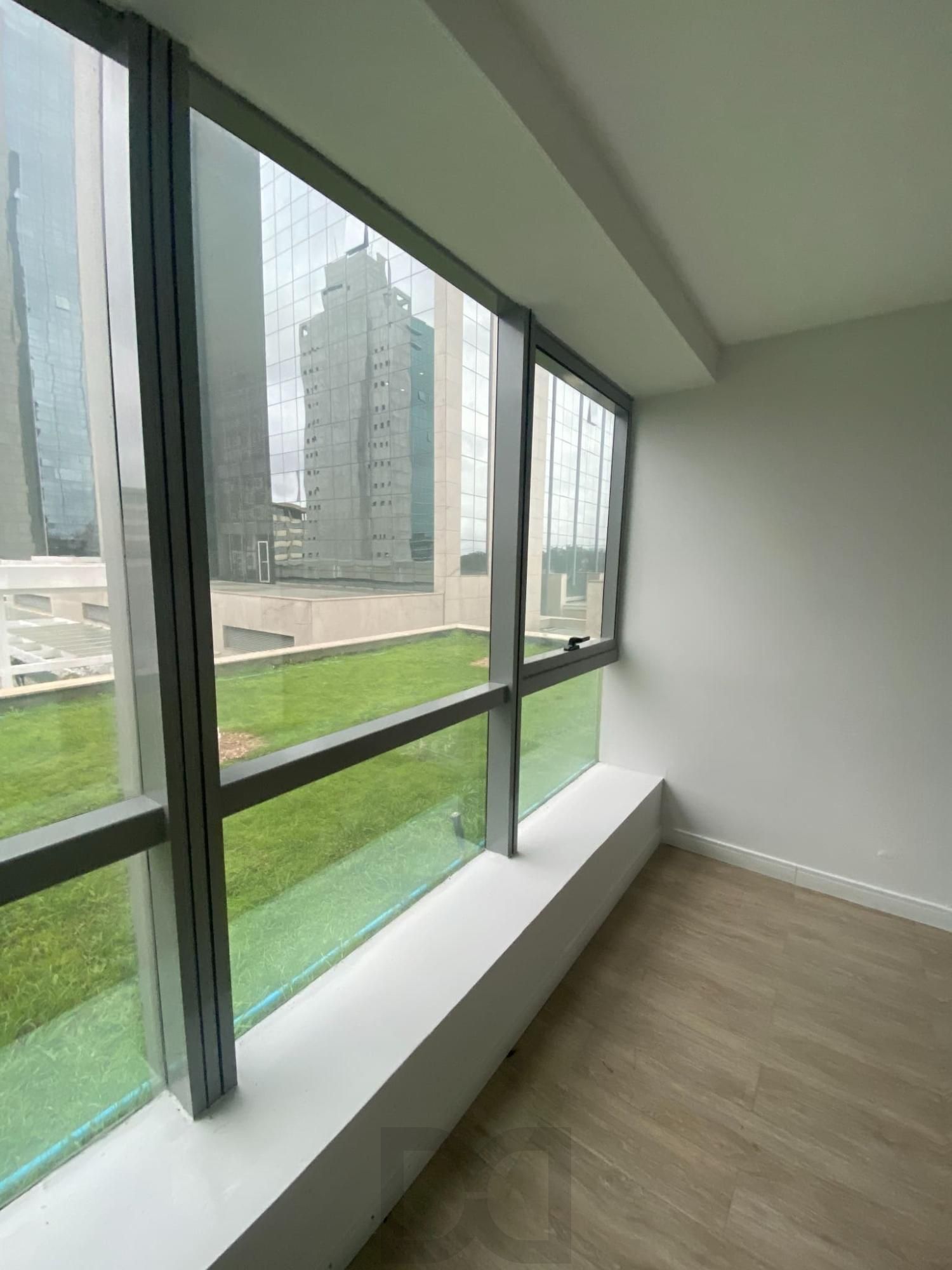 Sala Comercial no Bairro Praia de Belas - Porto Alegre — foto 8