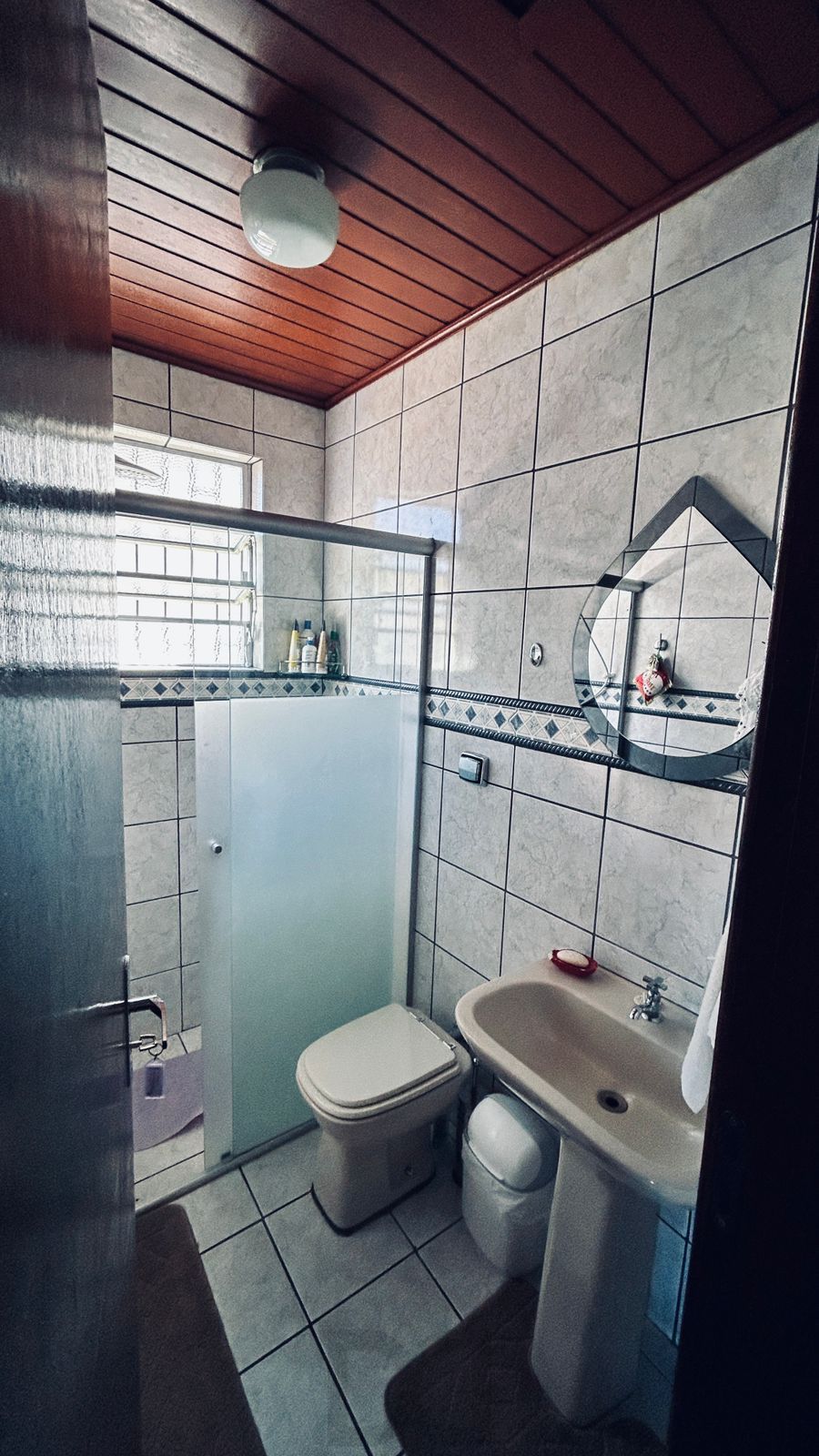 Casa com 2 dormitórios e edícula nos fundos no Bairro Nonoai — foto 34