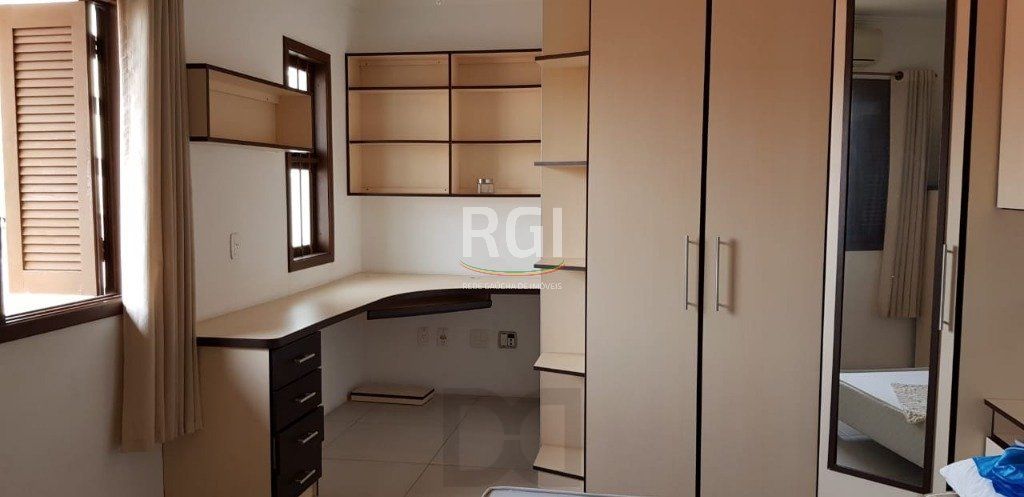 Casa para Venda - 300m², 4 dormitórios, sendo 2 suites, 4 vagas - Medianeira — foto 8