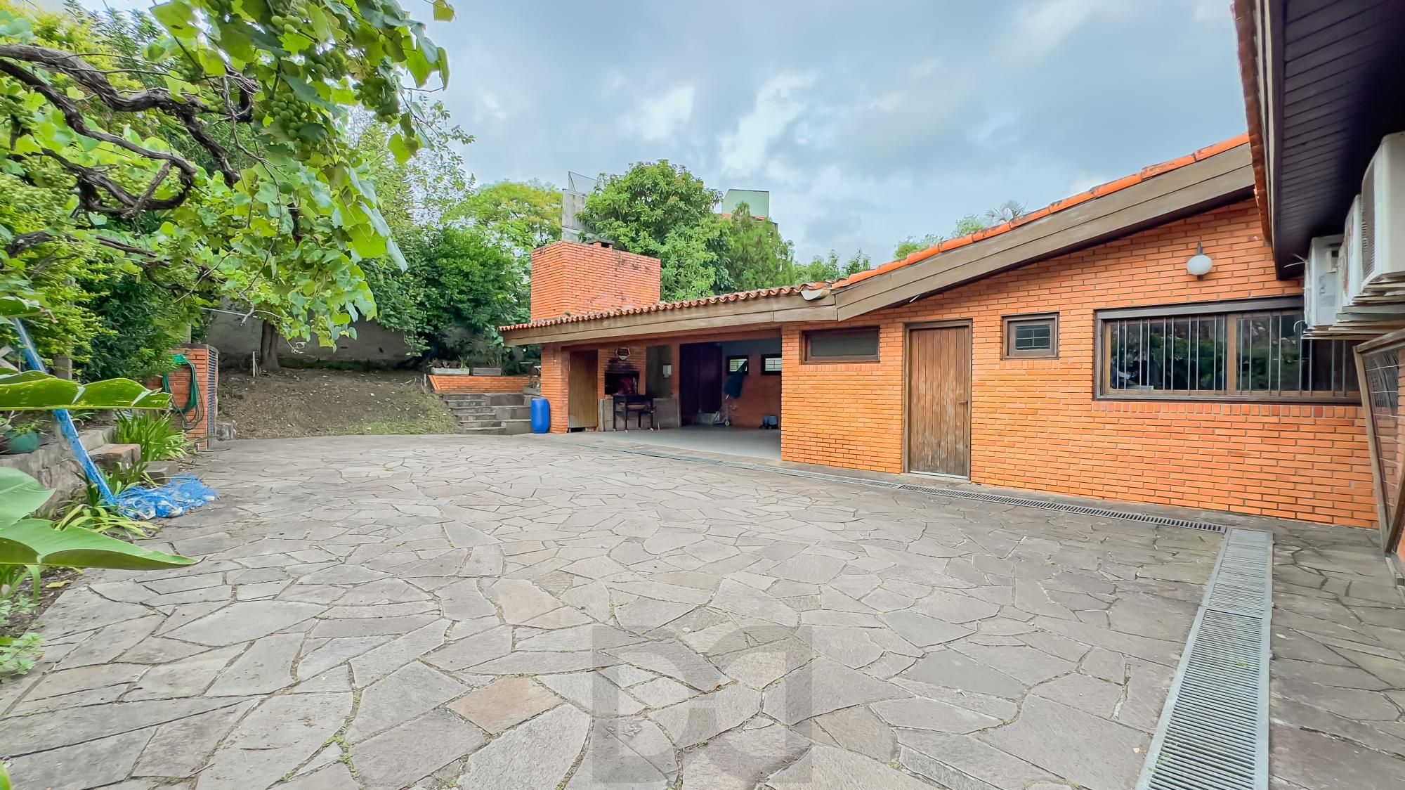 Casa com 3 quartos e 313m² à venda em Chácara das Pedras, Porto Alegre. Rua Joao Paetzel, Chácara Das Pedras, Porto Alegre — foto 15
