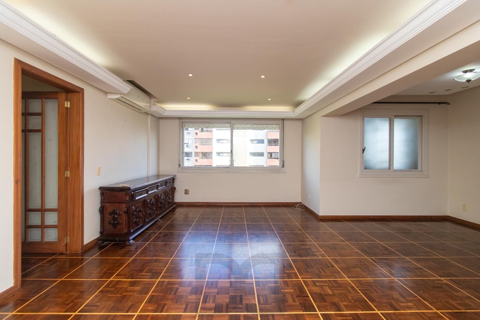 Apartamento de 03 dormitorios com suite e vaga coberta no bairro Menino Deus — foto 3