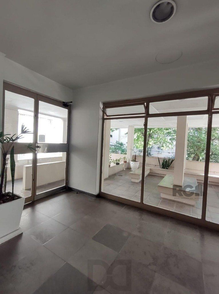 Apartamento semi mobiliado, 67m², 2 dormitórios, 1 vaga no bairro Petrópolis — foto 28