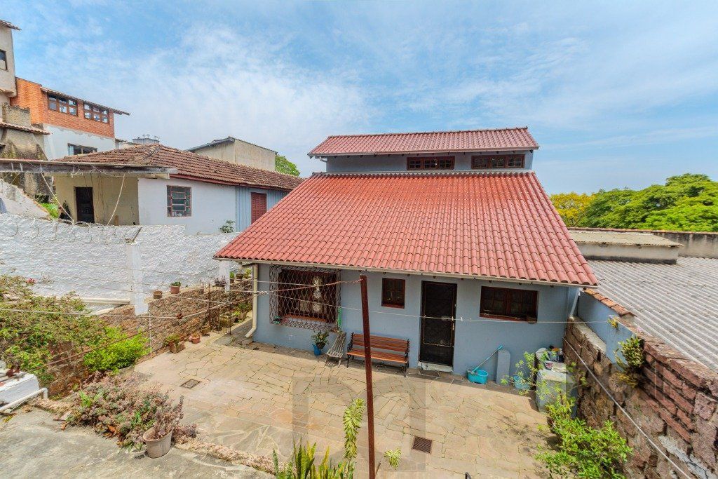 Casa 253m², 3 suítes, pátio, churrasqueira e vaga de garagem para 4 carros no bairro Nonoai — foto 26