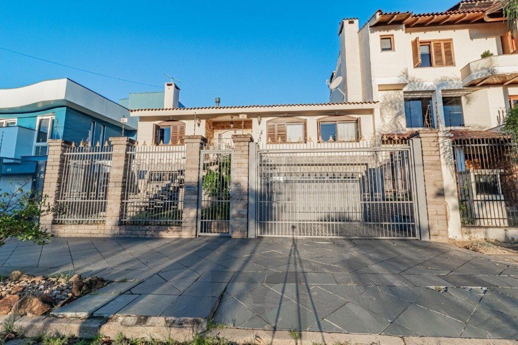 Casa de 3 dormitórios e 4 vagas de garagem no bairro Jardim Itu — foto 34