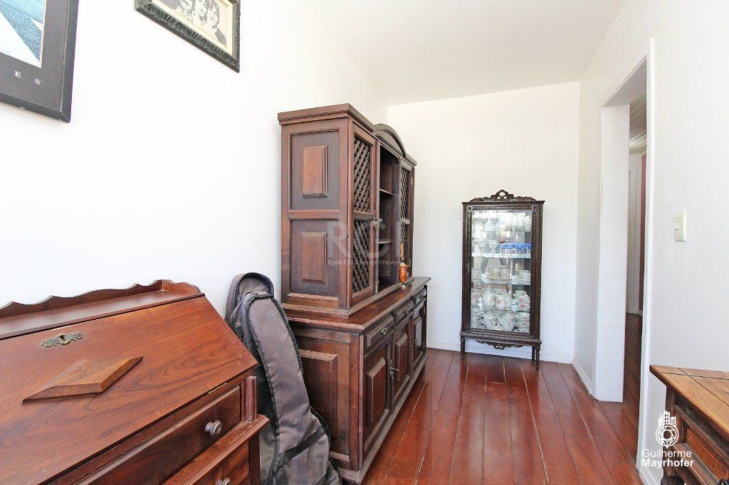 Casa para Venda - 202m², 4 dormitórios, sendo 1 suites, 3 vagas - Petrópolis — foto 6