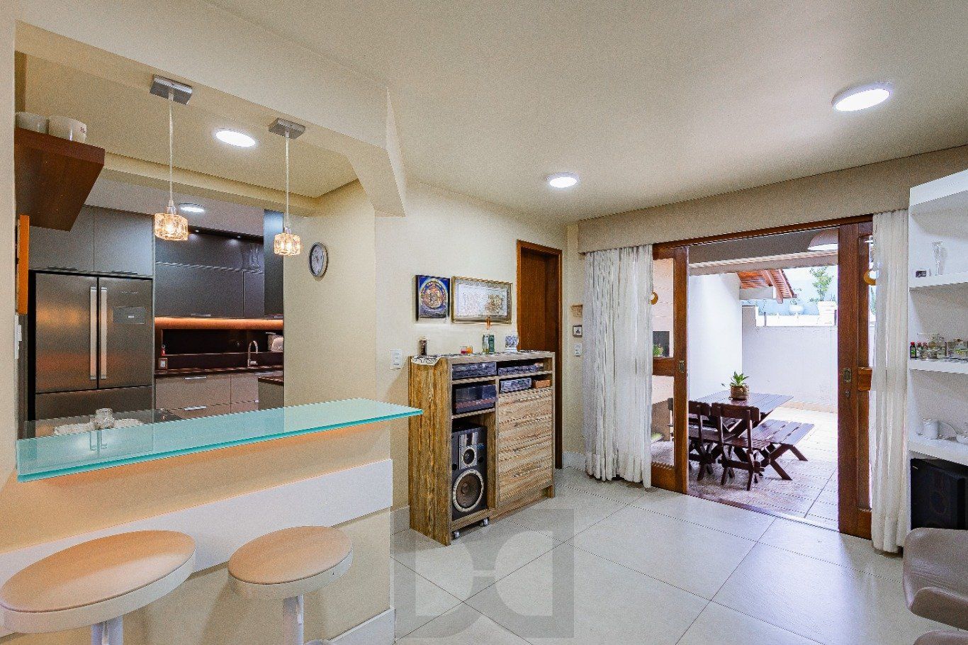 Casa de 4 dormitórios e 208m² à venda no Bairro Jardim Botânico, Porto Alegre. — foto 11