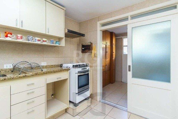 Casa para Venda - 227m², 3 dormitórios, sendo 1 suites, 4 vagas - Azenha — foto 15