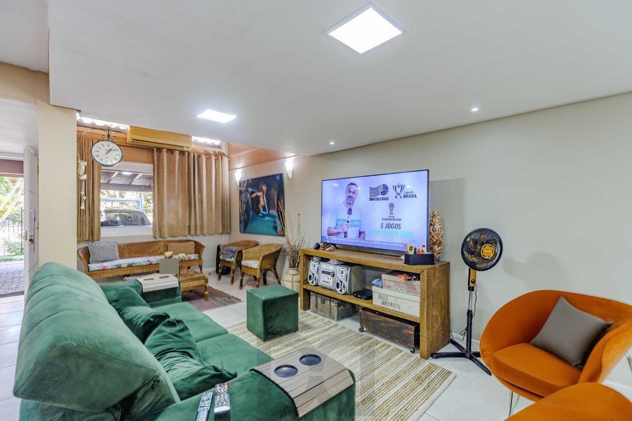 Casa em Condominio, 4 dormi. sendo 2 suítes, churrasqueira, lareira, 2 vagas — foto 5