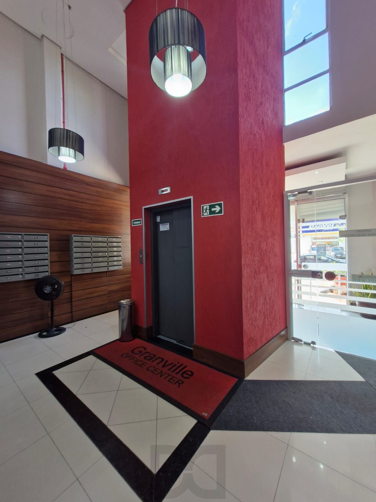 Sala comercial em prédio com elevador, no bairro Teresópolis. — foto 11