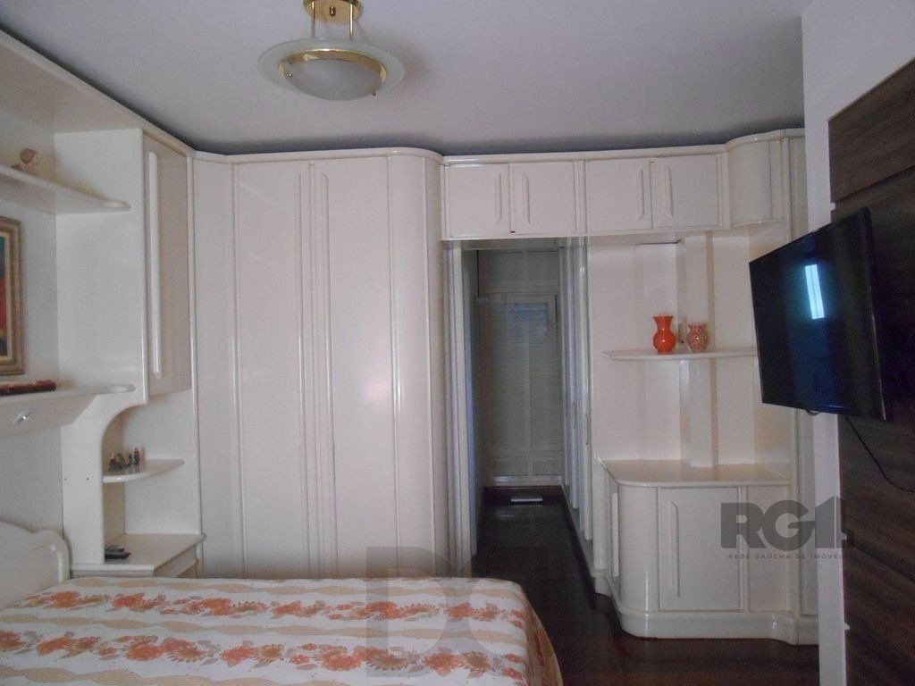 Casa 4 dormitórios no bairro Agronomia — foto 8