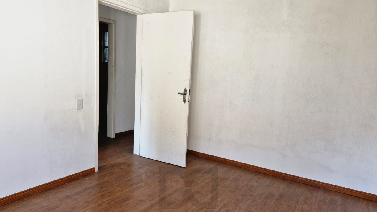 Apartamento com 2 dormitórios e garden na Rua Ijuí, pronto para reformar — foto 7