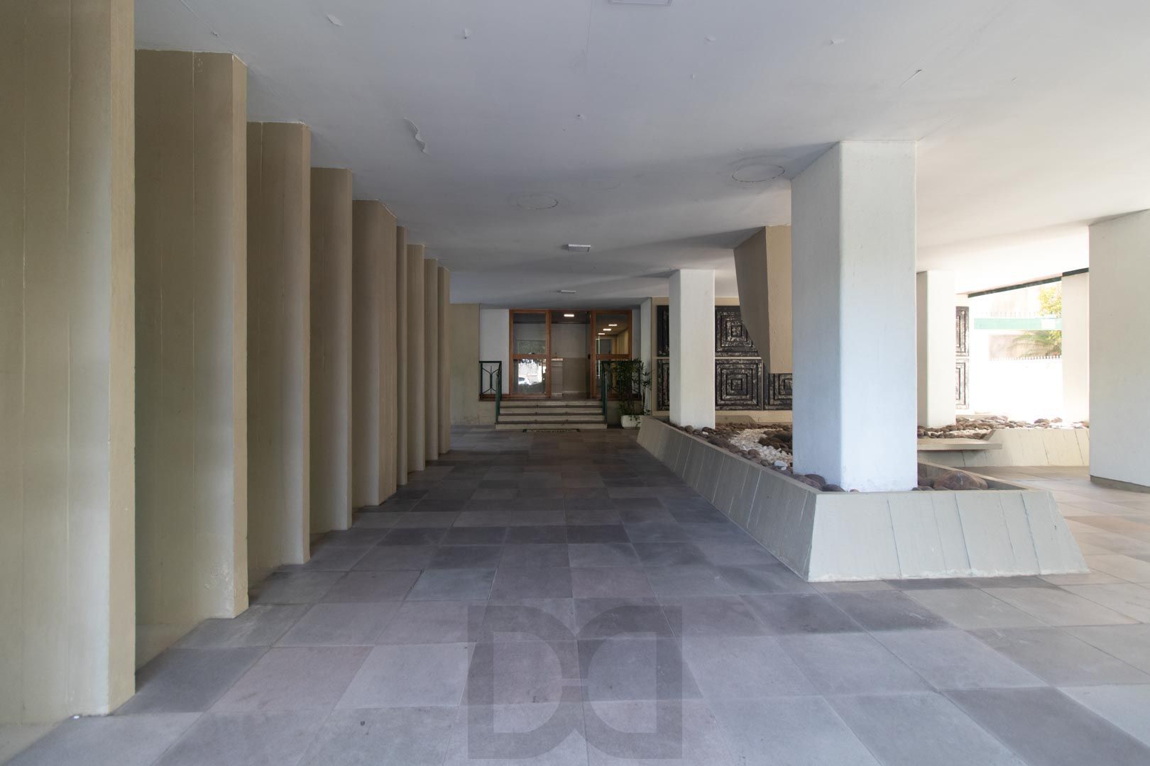 Apartamento de 03 dormitorios com suite e vaga coberta no bairro Menino Deus — foto 31