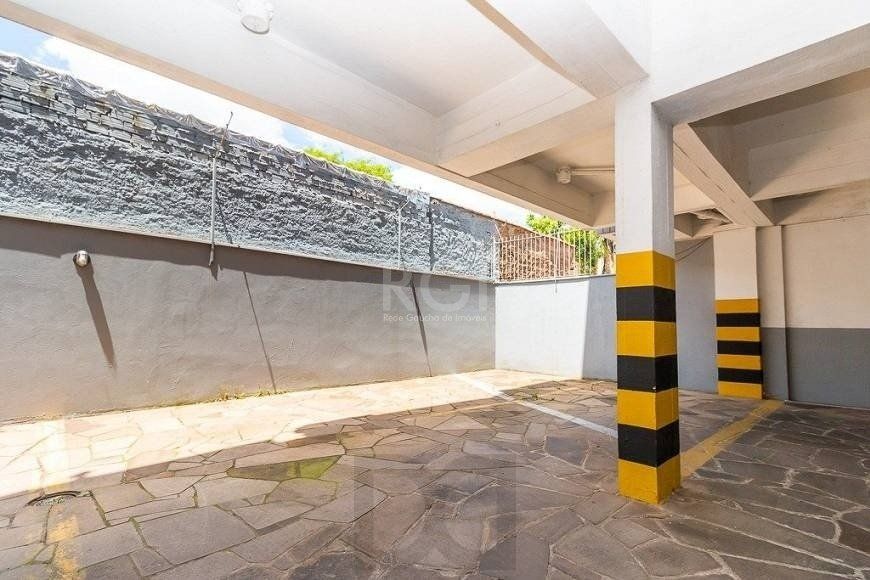 Apartamento para Venda - 43m², semi mobiliado, 1 dormitório, churrasqueira e 1 vaga de garagem no bairro Partenon — foto 17