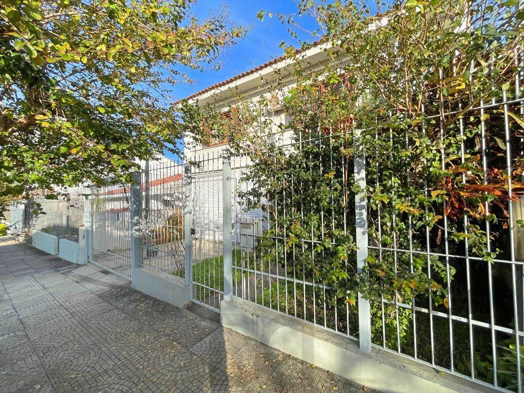 Casa 4 Dormitórios, Piscina, Bairro Gloria — foto 3