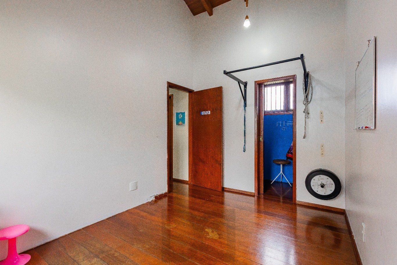 Casa de 4 dormitórios e 208m² à venda no Bairro Jardim Botânico, Porto Alegre. — foto 28