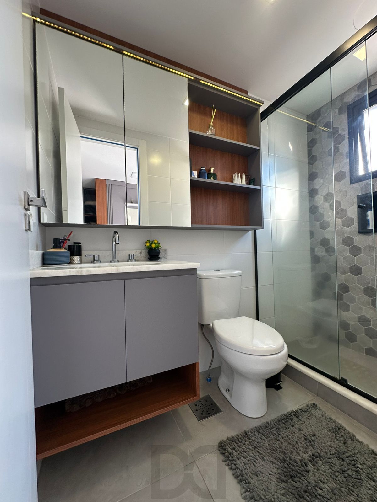 Apartamento Mobiliado e Reformado com Closet, Churrasqueira e Infraestrutura Completa no Centro de Porto Alegre — foto 11