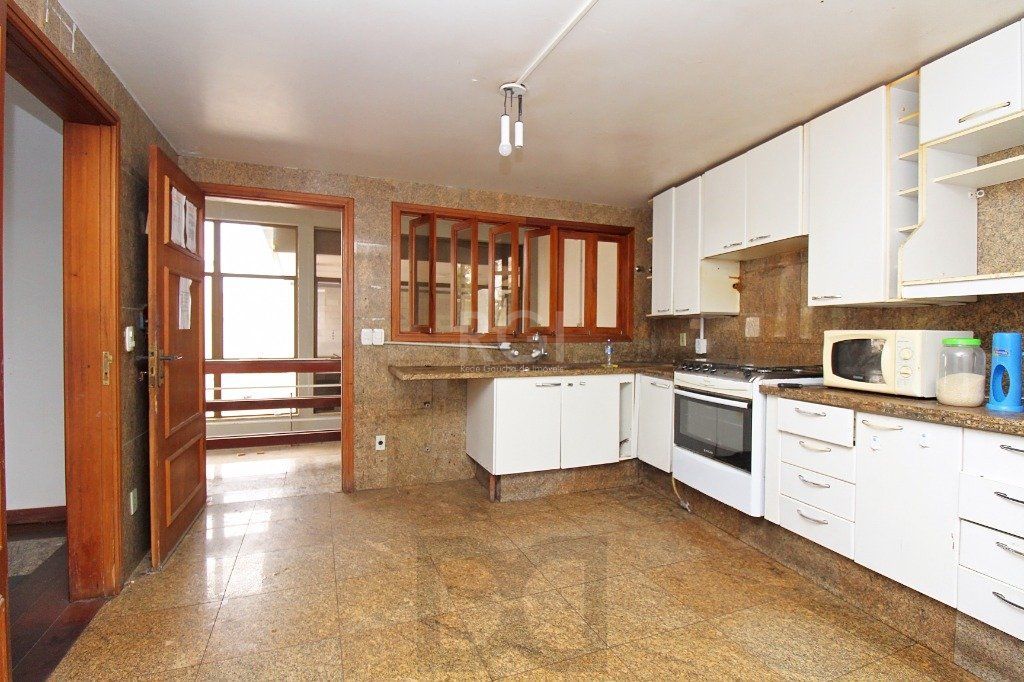Casa para Venda - 840m², 7 dormitórios, sendo 3 suites, 8 vagas - Medianeira — foto 22