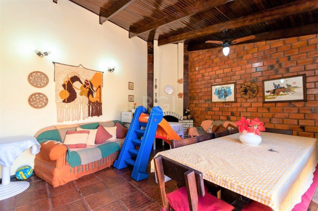 Casa para Venda - 228m², 4 dormitórios, sendo 1 suites, 5 vagas - Teresópolis — foto 48