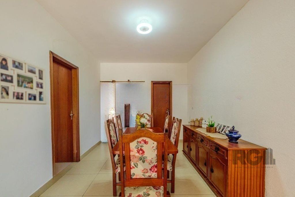 Casa de 3 dormitórios no bairro Rubem Berta — foto 8
