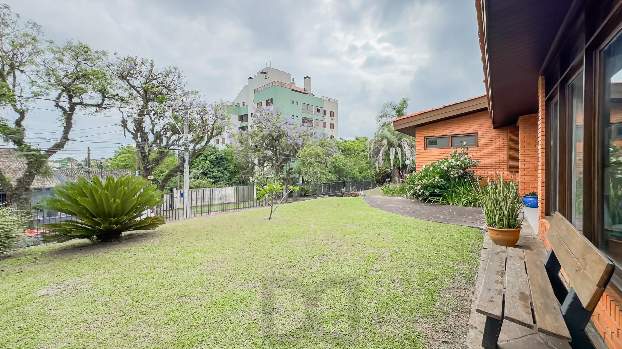 Casa com 3 quartos e 313m² à venda em Chácara das Pedras, Porto Alegre. Rua Joao Paetzel, Chácara Das Pedras, Porto Alegre — foto 9