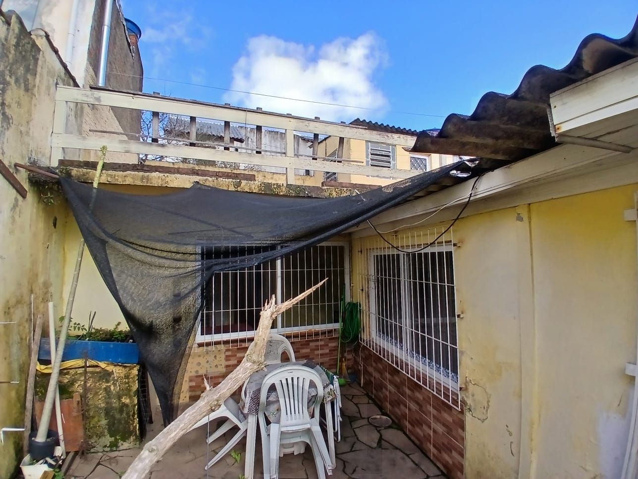 Ampla casa com patio no bairro Rubem Berta . — foto 24