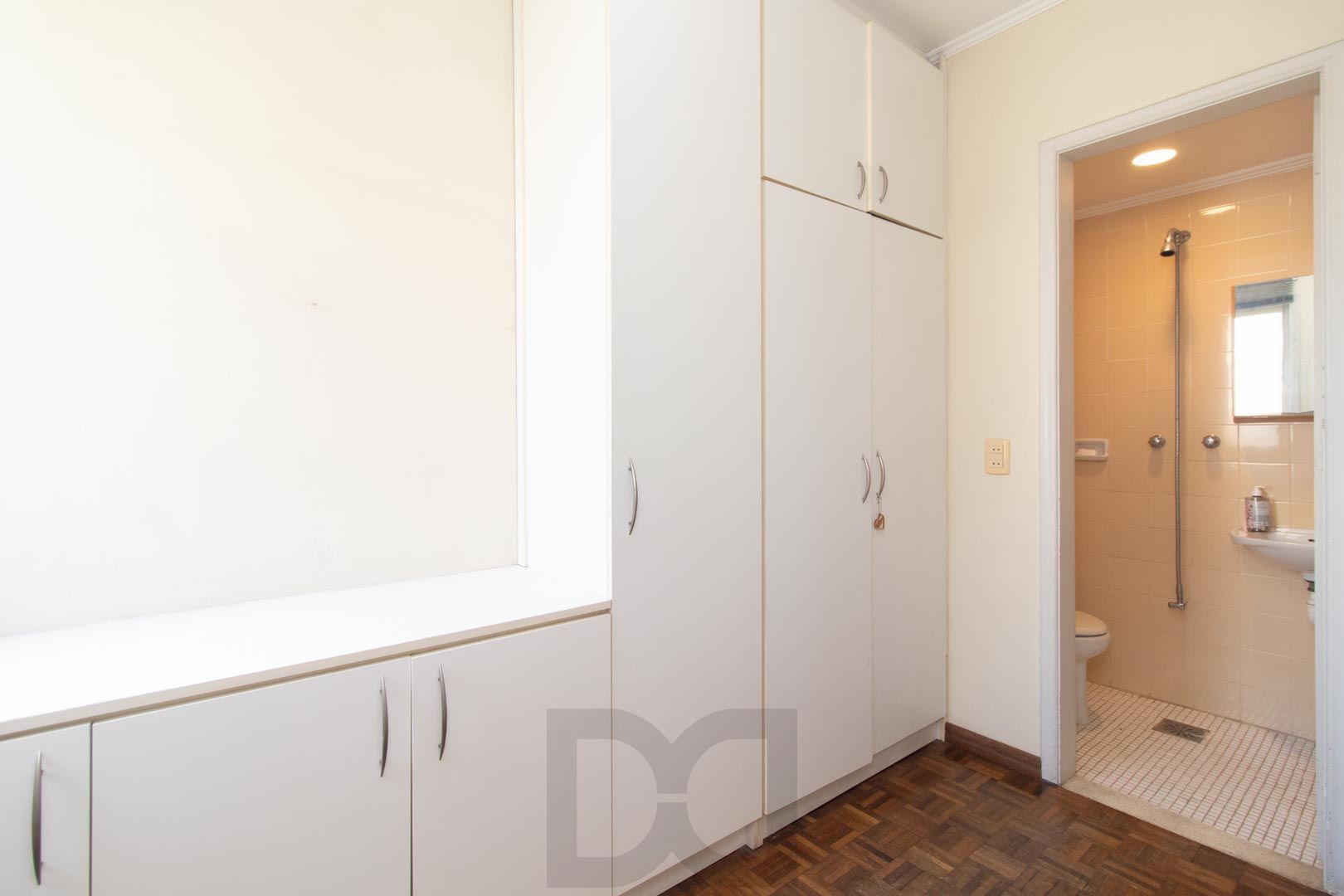 Apartamento de 03 dormitorios com suite e vaga coberta no bairro Menino Deus — foto 11