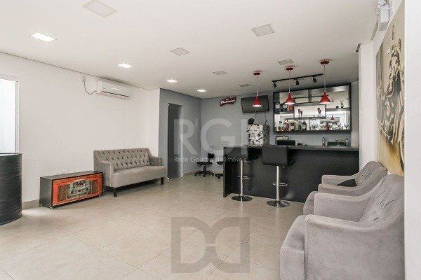 Prédio comercial no Bairro Partenon — foto 20
