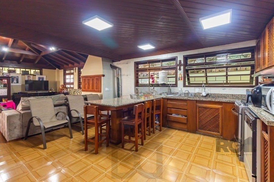 Casa 4 Dormitórios, piscina, bairro Teresópolis — foto 23