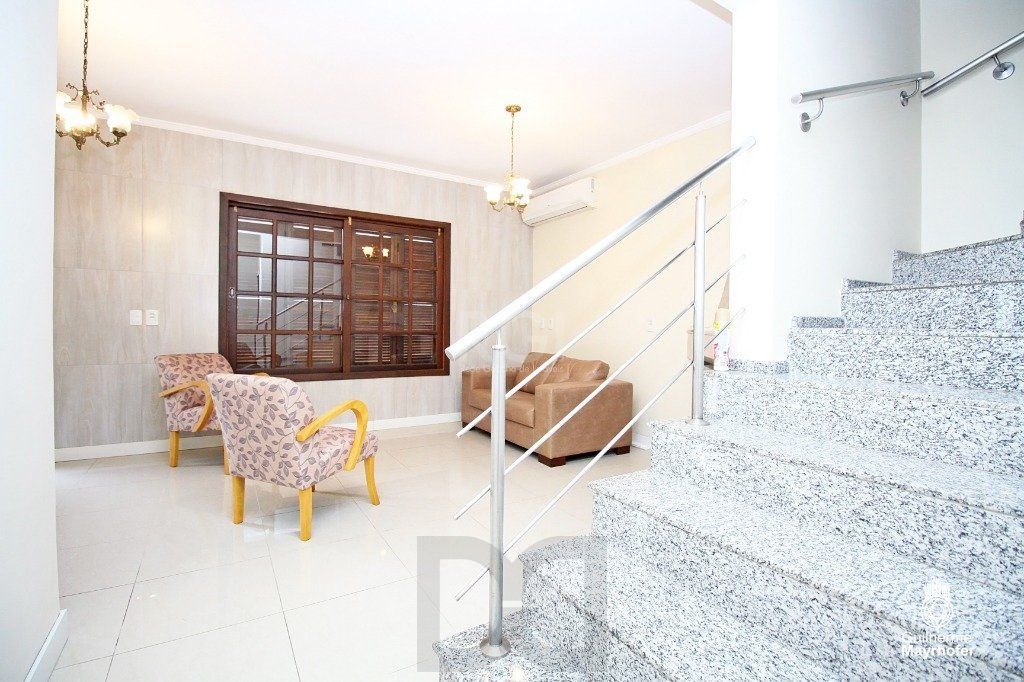 Casa para Venda - 246m², 3 dormitórios, sendo 2 suites, 3 vagas - Vila Ipiranga — foto 4