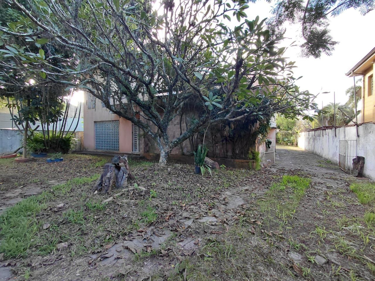 Ampla casa com pátio Bairro Teresópolis — foto 2
