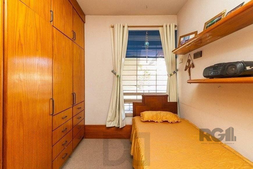 Casa para Venda - 235m², 4 dormitórios, sendo 1 suites, 2 vagas - Azenha — foto 6