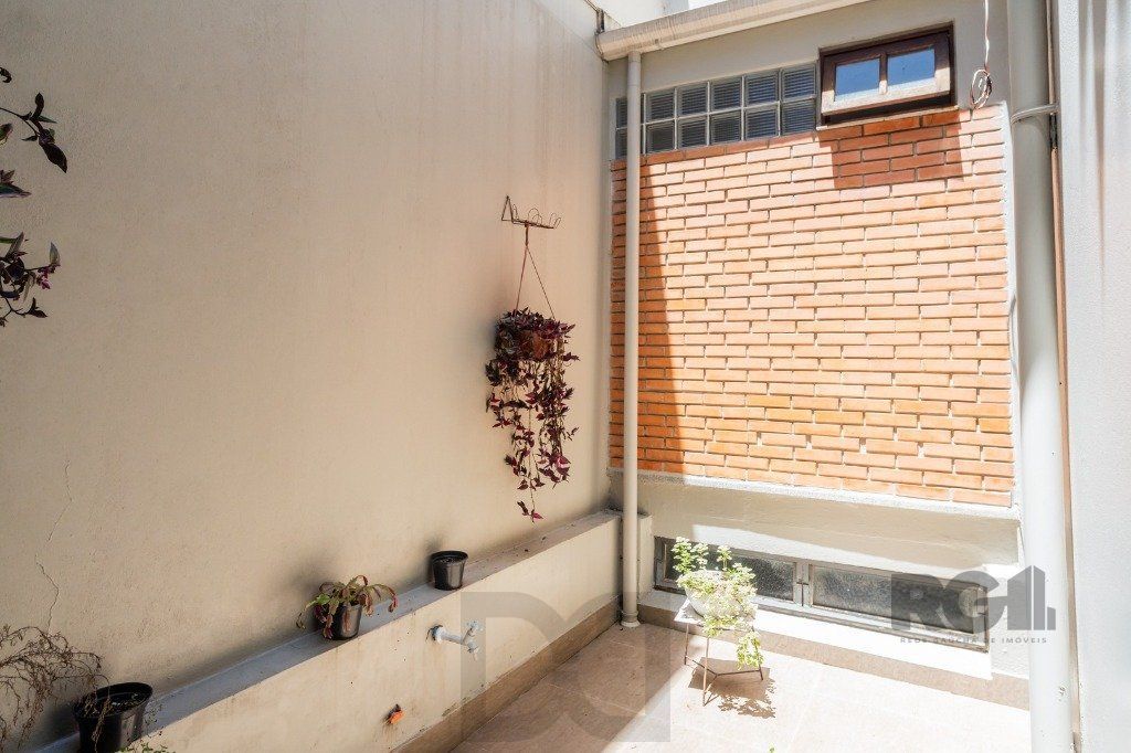 Casa com 4 dormitórios no bairro Gloria — foto 39