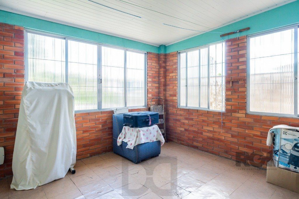Casa com 4 dormitórios no bairro Gloria — foto 30
