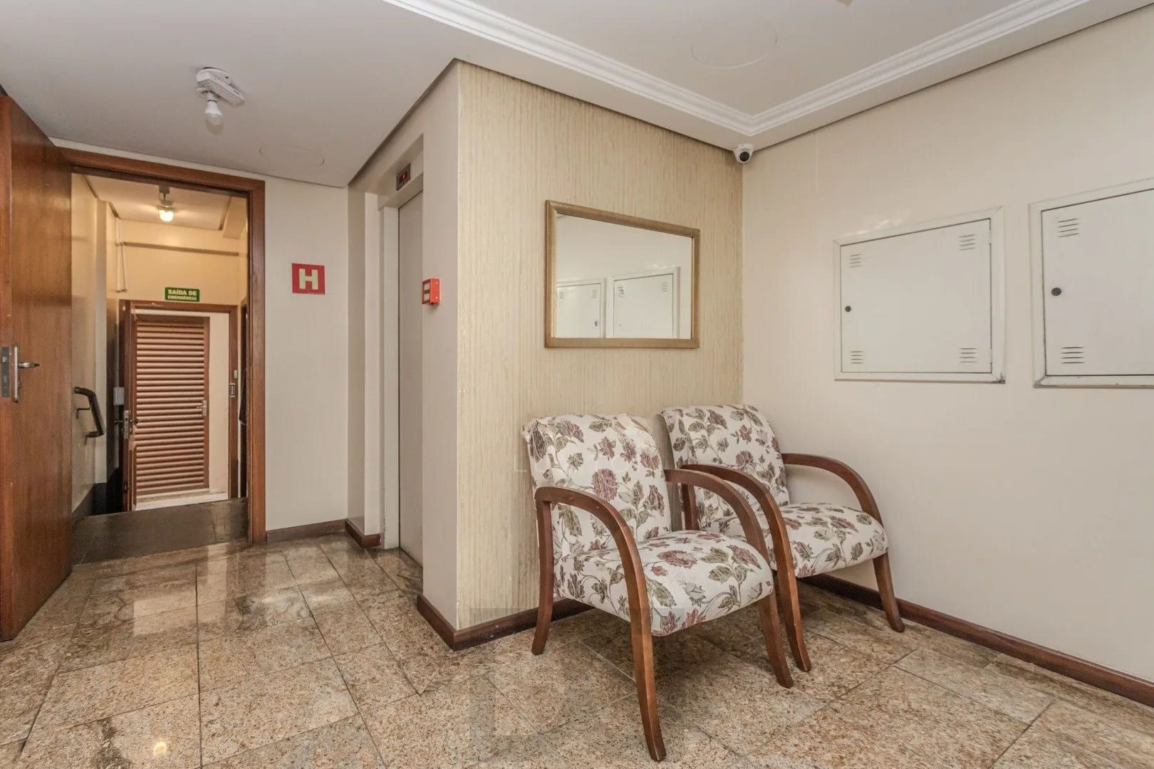 Apartamento de 3 dormitórios, no bairro Petrópolis em Porto Alegre — foto 21