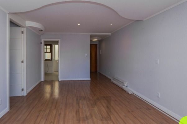 Apartamento com 3 quartos, 1 vaga no bairro Menino Deus — foto 4