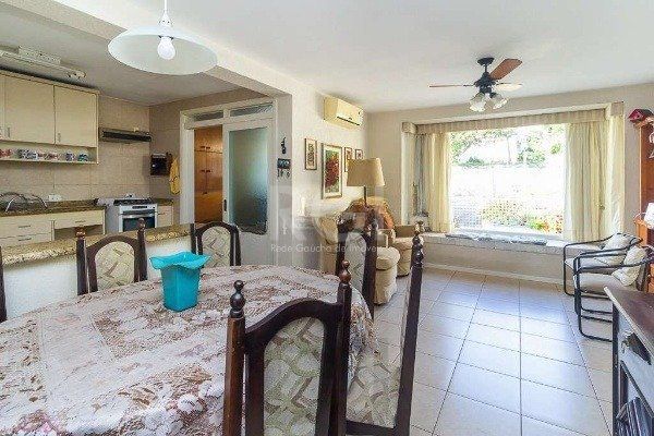 Casa para Venda - 227m², 3 dormitórios, sendo 1 suites, 4 vagas - Azenha — foto 4