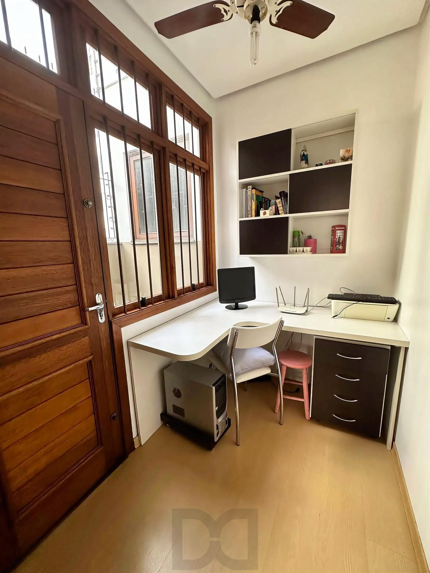 Casa com 4 dormitórios e 309m² à venda em Floresta, Porto Alegre. — foto 25