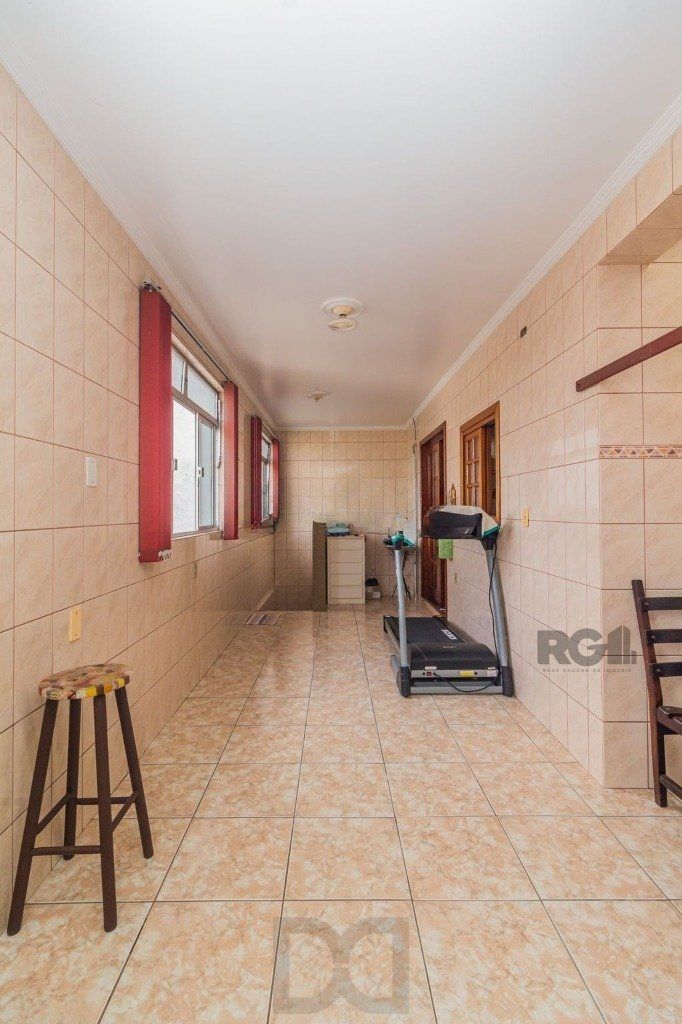 Casa de 4 dormitórios no bairro Sarandi — foto 32
