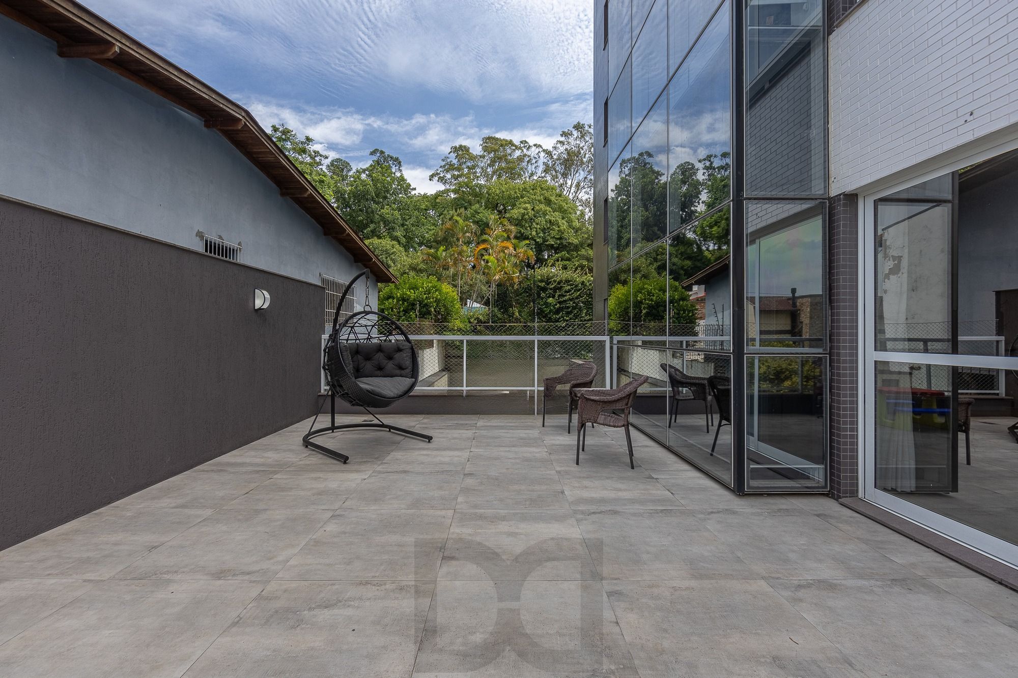 Apartamento Garden de 3 dormitórios no bairro Menino Deus - Porto Alegre. — foto 6