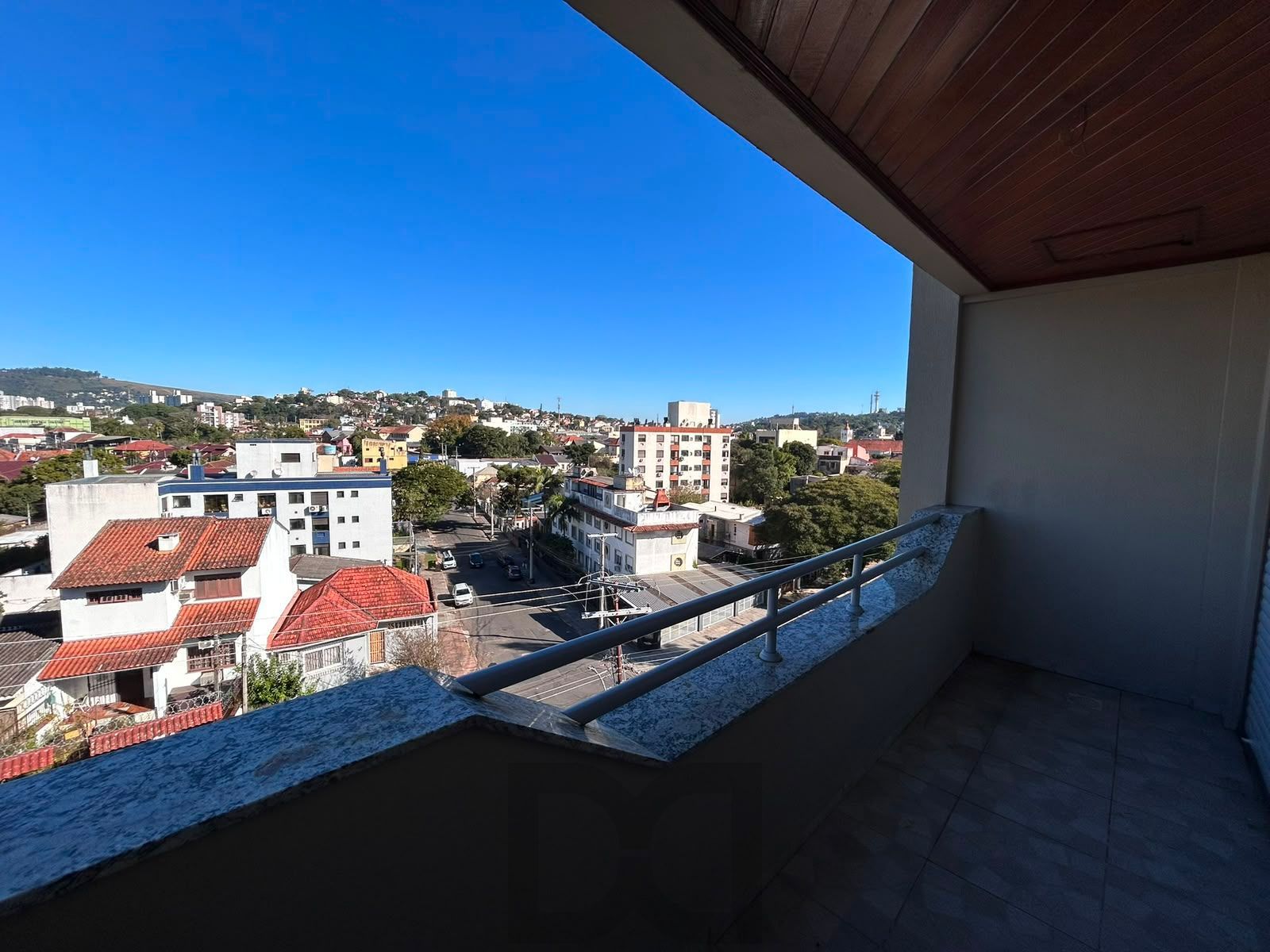 Apartamento 2 dormitórios no bairro Medianeira em Porto Alegre para Alugar — foto 8
