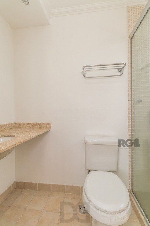 Apartamento 95m² - semi mobiliado, 3 dormitórios, 1 suíte e 2 vagas no bairro Passo da Areia — foto 13