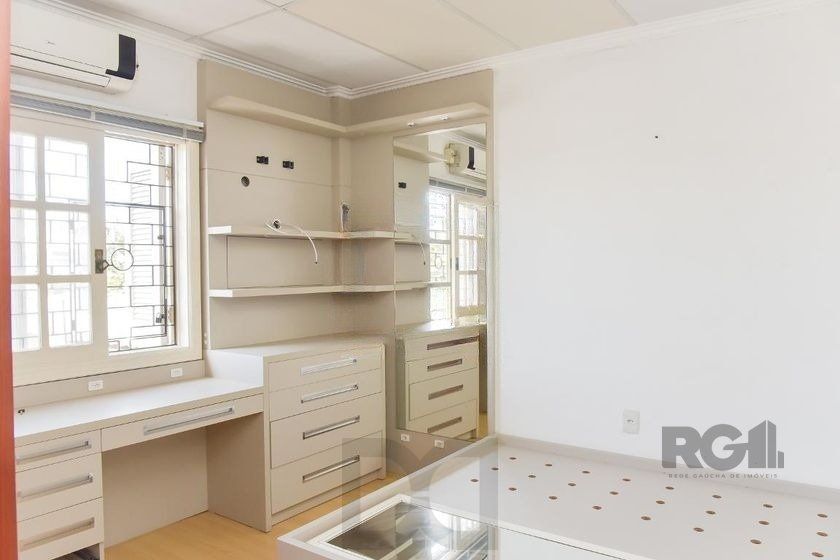 Casa de 197m² - 5 dormitórios, 3 vagas no bairro Rubem Berta — foto 31