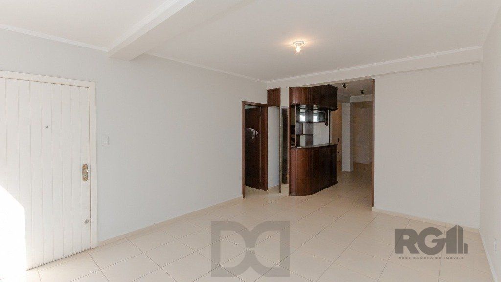 Casa com 4 dormitórios, 4 vagas no bairro Vila Jardim — foto 3