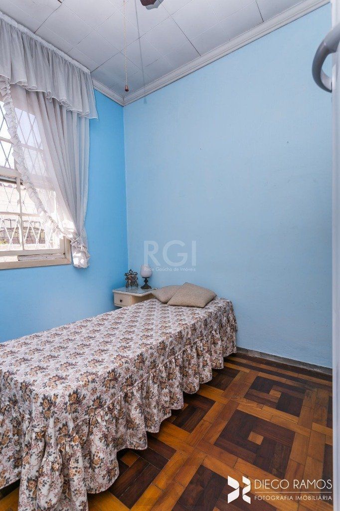 Casa para Venda - 198m², 3 dormitórios, sendo 1 suites, 4 vagas - Petrópolis — foto 27
