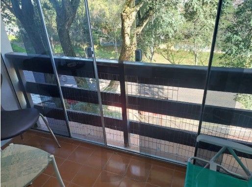 Apartamento de 2 dormitórios com sacada e 1 vaga de garagem no bairro Medianeira. — foto 2