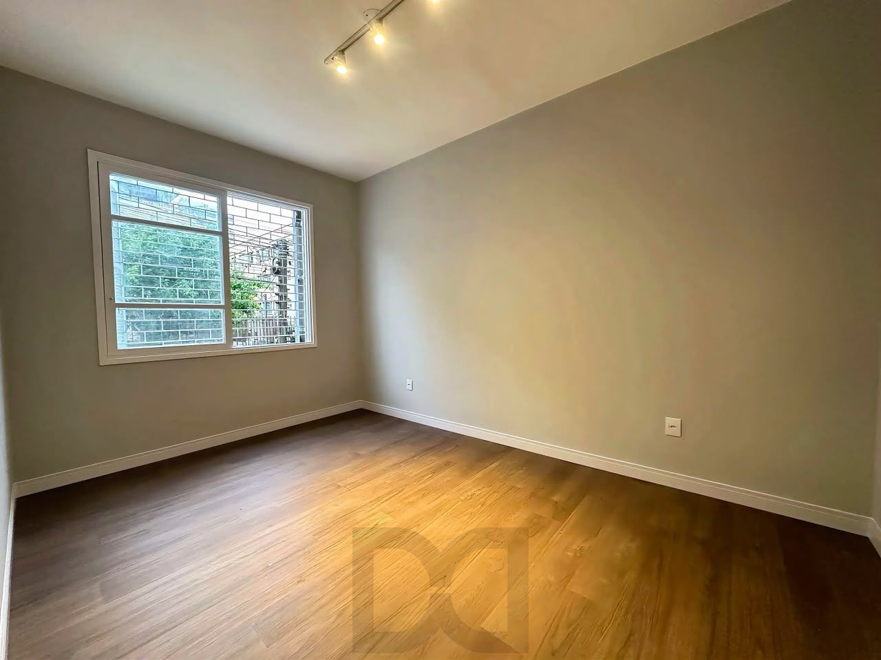 Amplo apartamento 1 dormitório com 57m² de frente no Menino Deus — foto 7