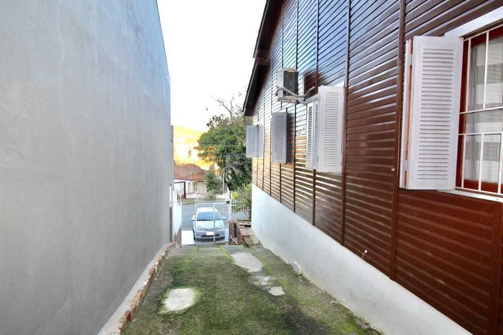 Casa para Venda - 90m², 5 dormitórios, sendo 1 suites, 5 vagas - Teresópolis — foto 20